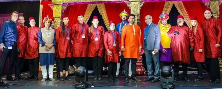 equipe-traiteur-indien-pour-soiree-entreprise-desievents
